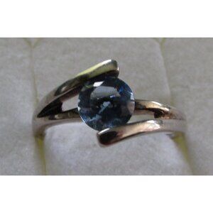 Silver Blue Topaz Stone Ring - Sz 8